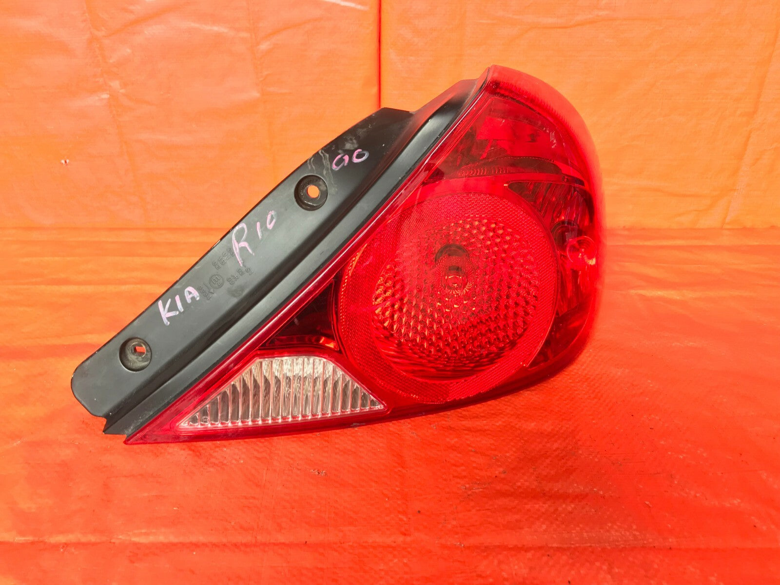 OEM 2002 2003 2004 KIA SPECTRA   SEDAN   PASSENGER RIGHT TAIL LIGHT LAMP 02 030