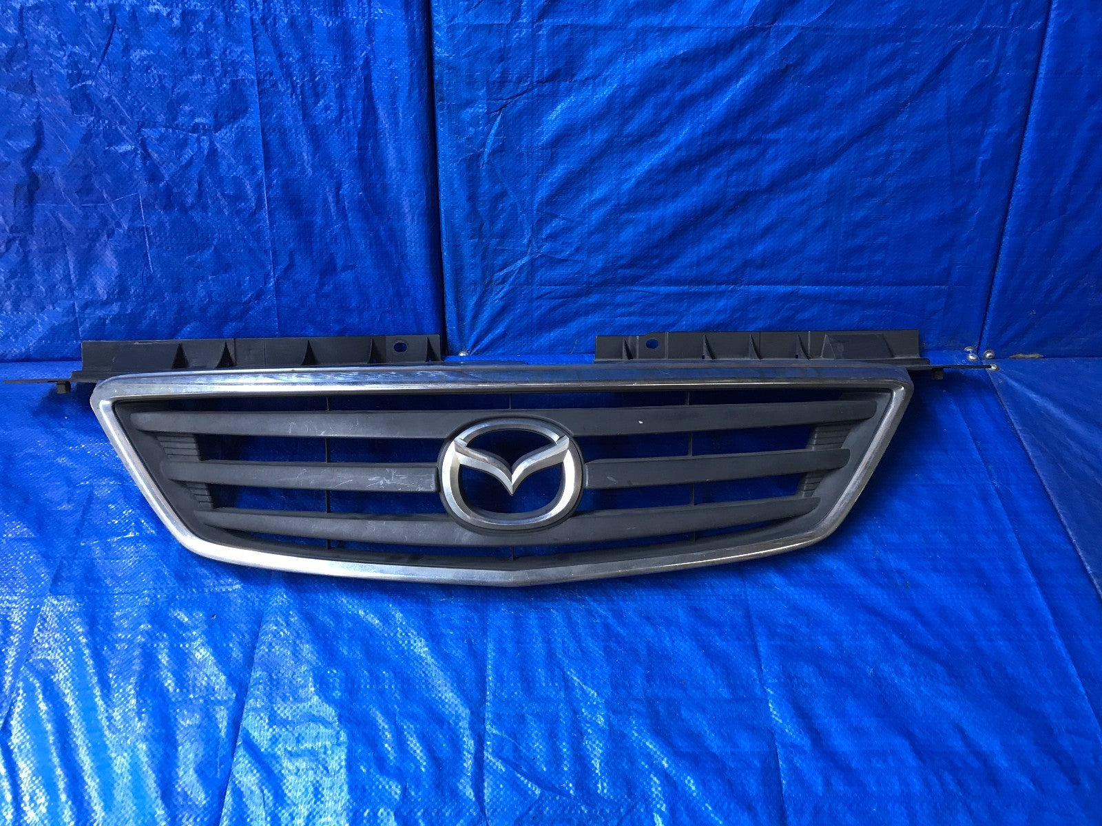 OEM 2000 2001 00 01 MAZDA MPV FRONT GRILLE LC62507120