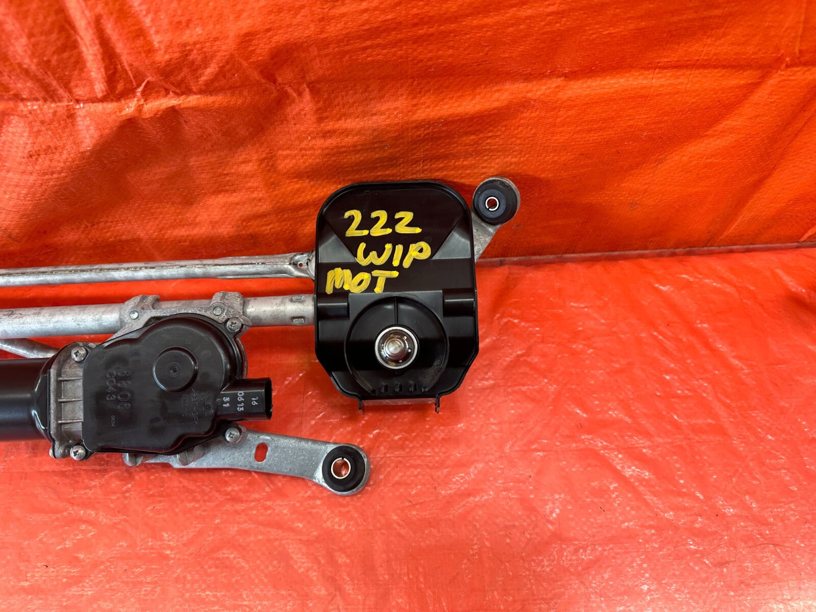 14 20 INFINITI Q50 & 17 20 Q60   WINDSHIELD WIPER MOTOR W/ LINKAGE   OEM #2221