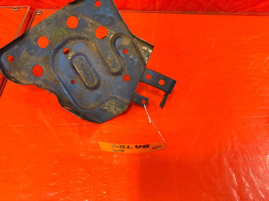 02 06 ACURA RSX FACTORY BATTERY TIE DOWN TRAY BRACKET OEM OE FACTORY #691