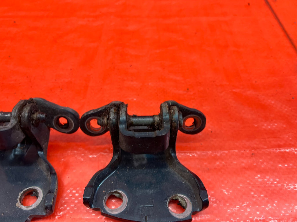 90 01 ACURA INTEGRA SEDAN 4D   DOOR HINGE SET UPPER & LOWER   LEFT REAR OEM #1616