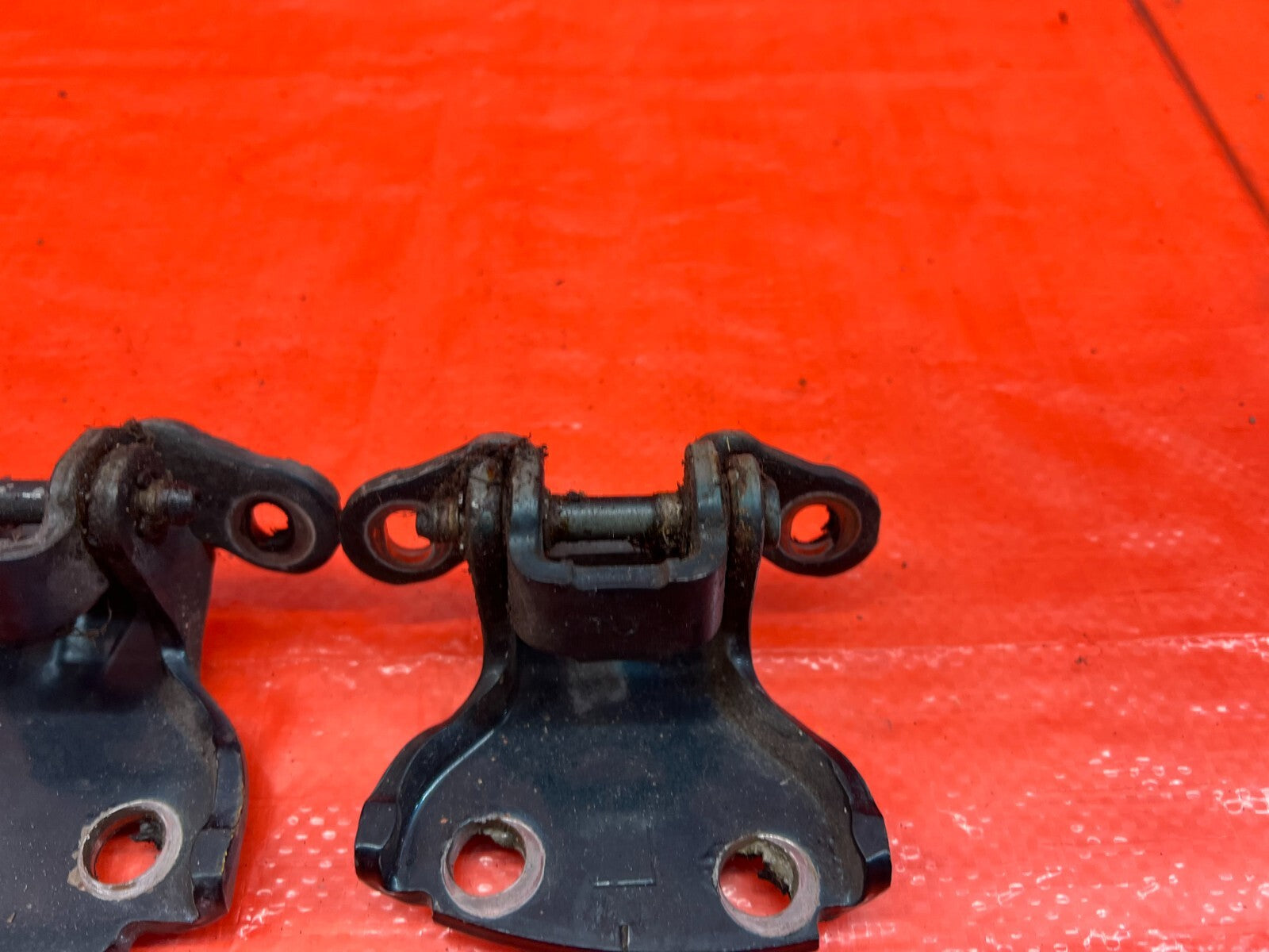 90 01 ACURA INTEGRA SEDAN 4D   DOOR HINGE SET UPPER & LOWER   LEFT REAR OEM #1616