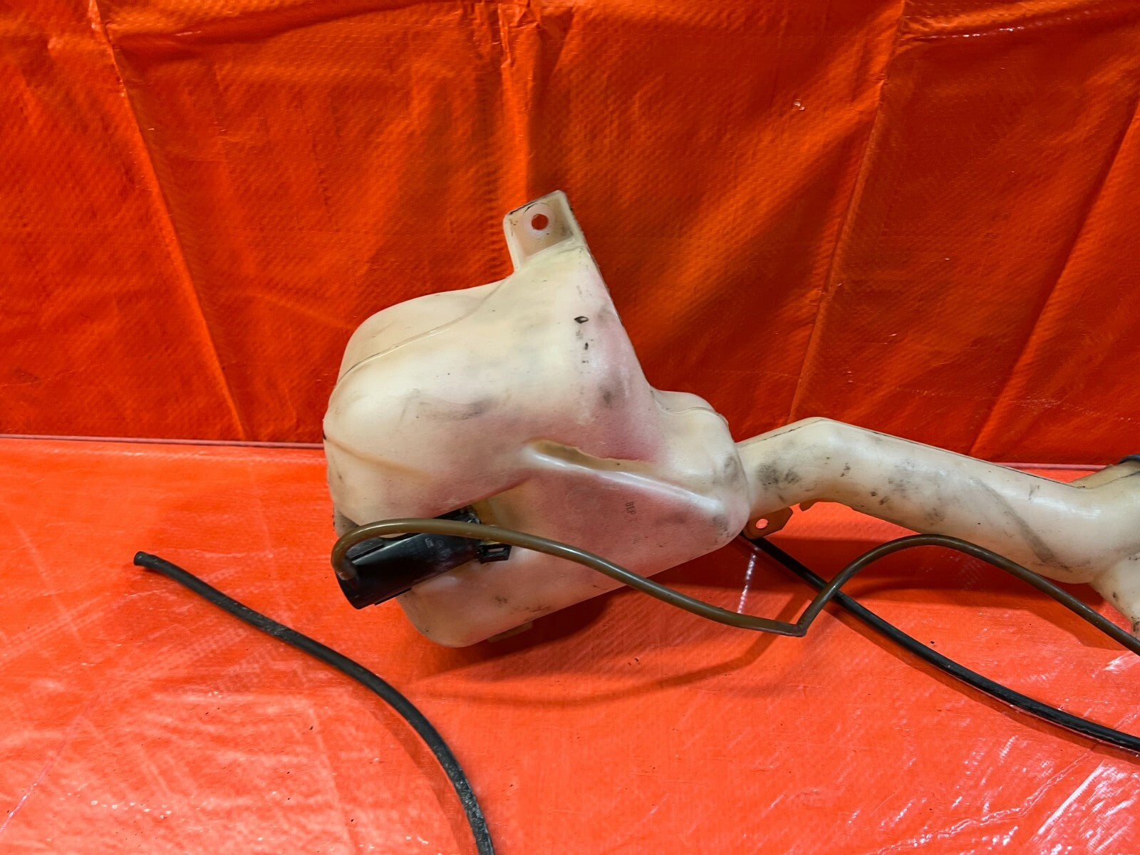 96 00 HONDA CIVIC WINDSHIELD WIPER RESERVOIR TANK W/ MOTOR & CAP & LINES OEM #975