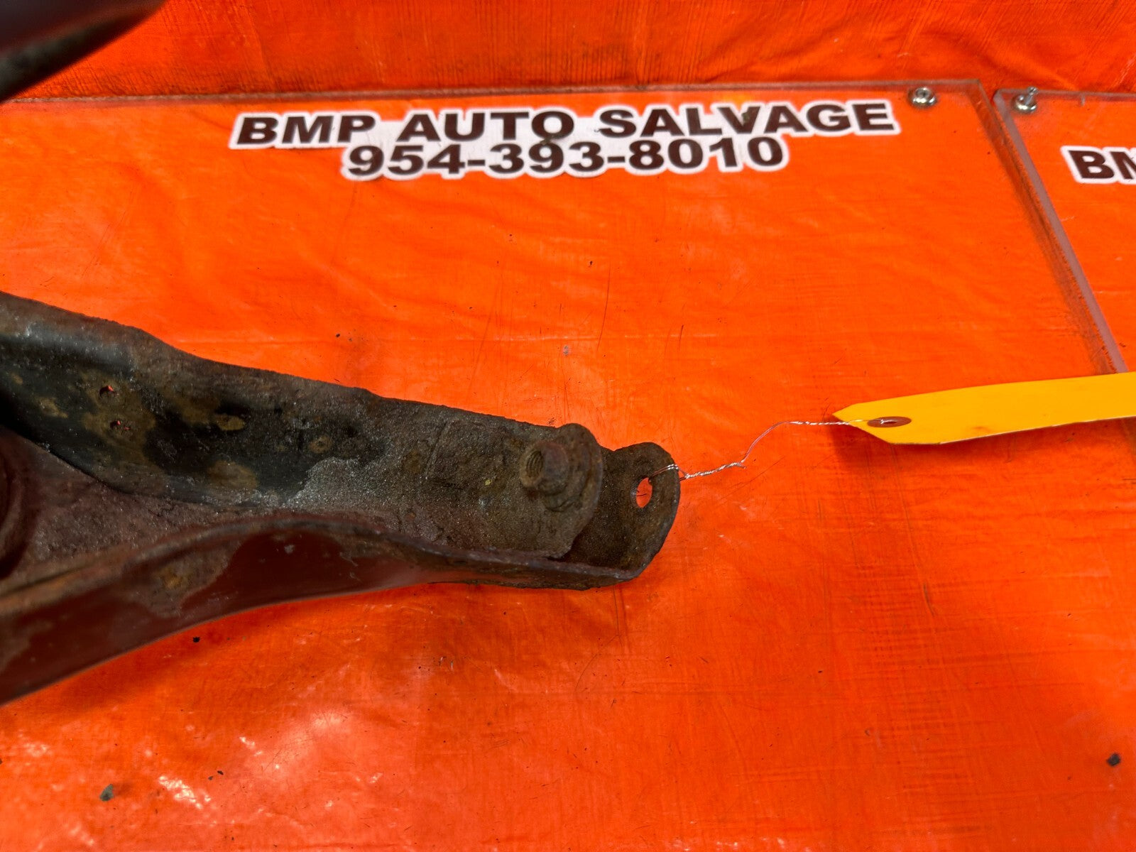 94 01 ACURA INTEGRA   PASSENGER RIGHT REAR TRAILING ARM WITH CALIPER ROTOR CABLE17