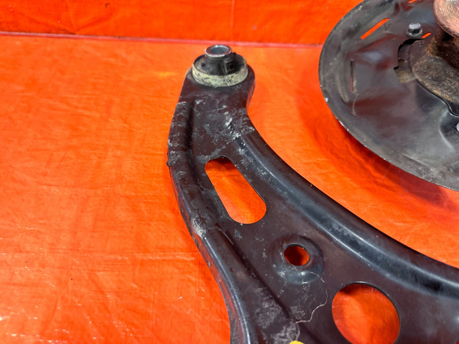 13 24 SUBARU BRZ   PASSENGER RIGHT FRONT SPINDLE KNUCKLE HUB & LOWER ARM OEM 2924