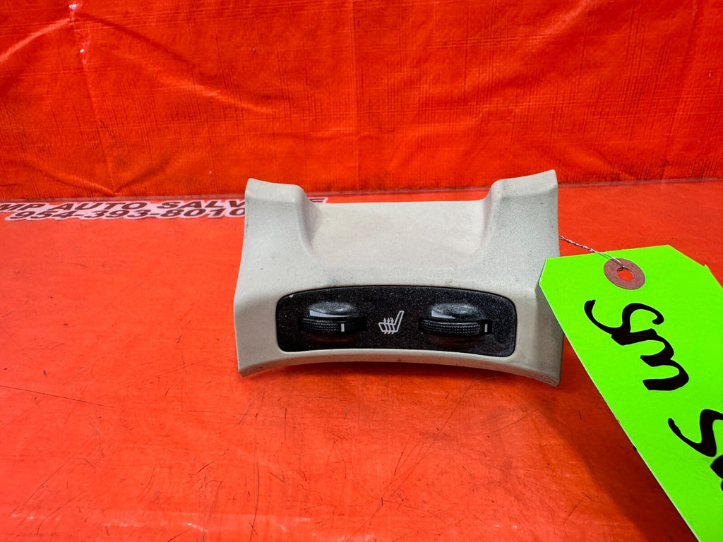 2002 02 LEXUS SC430   SEAT WARMER SWITCH   ECRU COLOR   OEM #2616