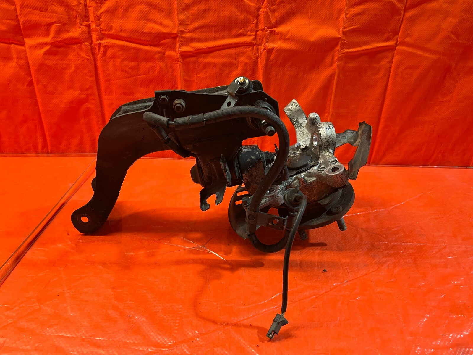 90 91 NISSAN 300ZX   PASSENGER RIGHT FRONT SPINDLE KNUCKLE HUB   W/ ABS WIRE OEM8