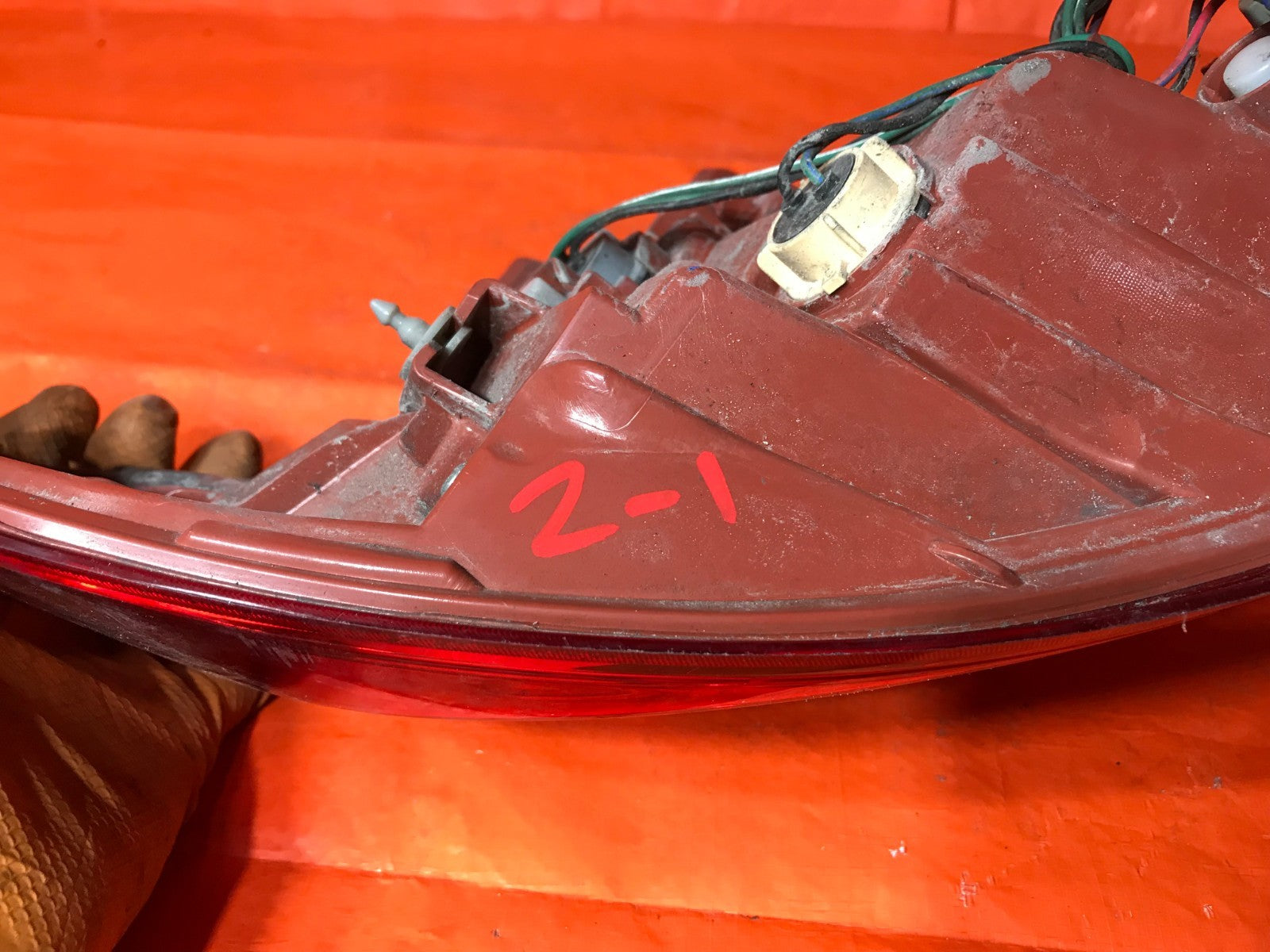 OEM 2011 2012 11 12 MAZAD 2 PASSENGER RIGHT TAIL LIGHT LAMP R RH P94938