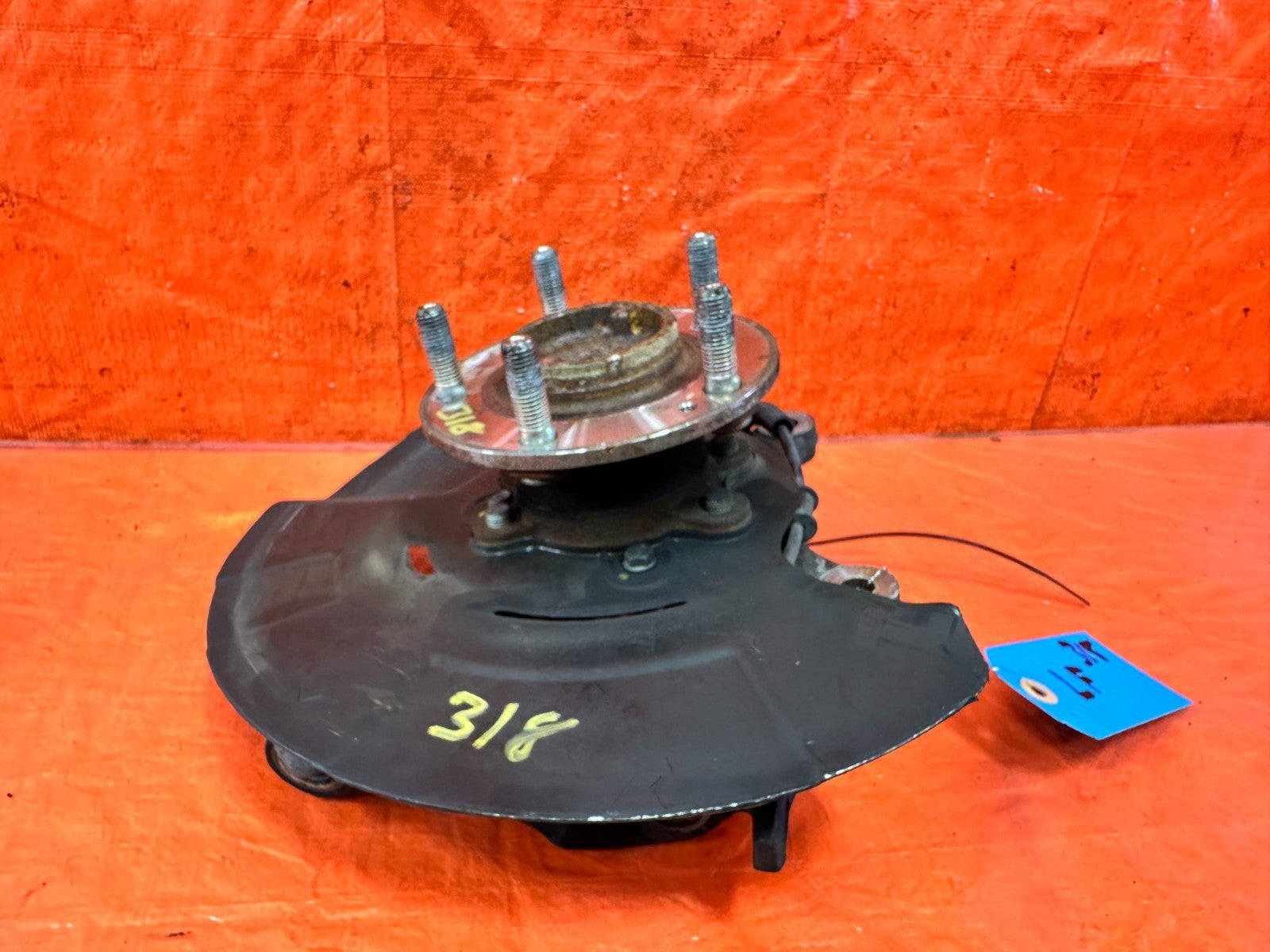 13 16 HYUNDAI GENESIS COUPE   DRIVER LEFT FRONT SPINDLE KNUCKLE HUB OEM 3182