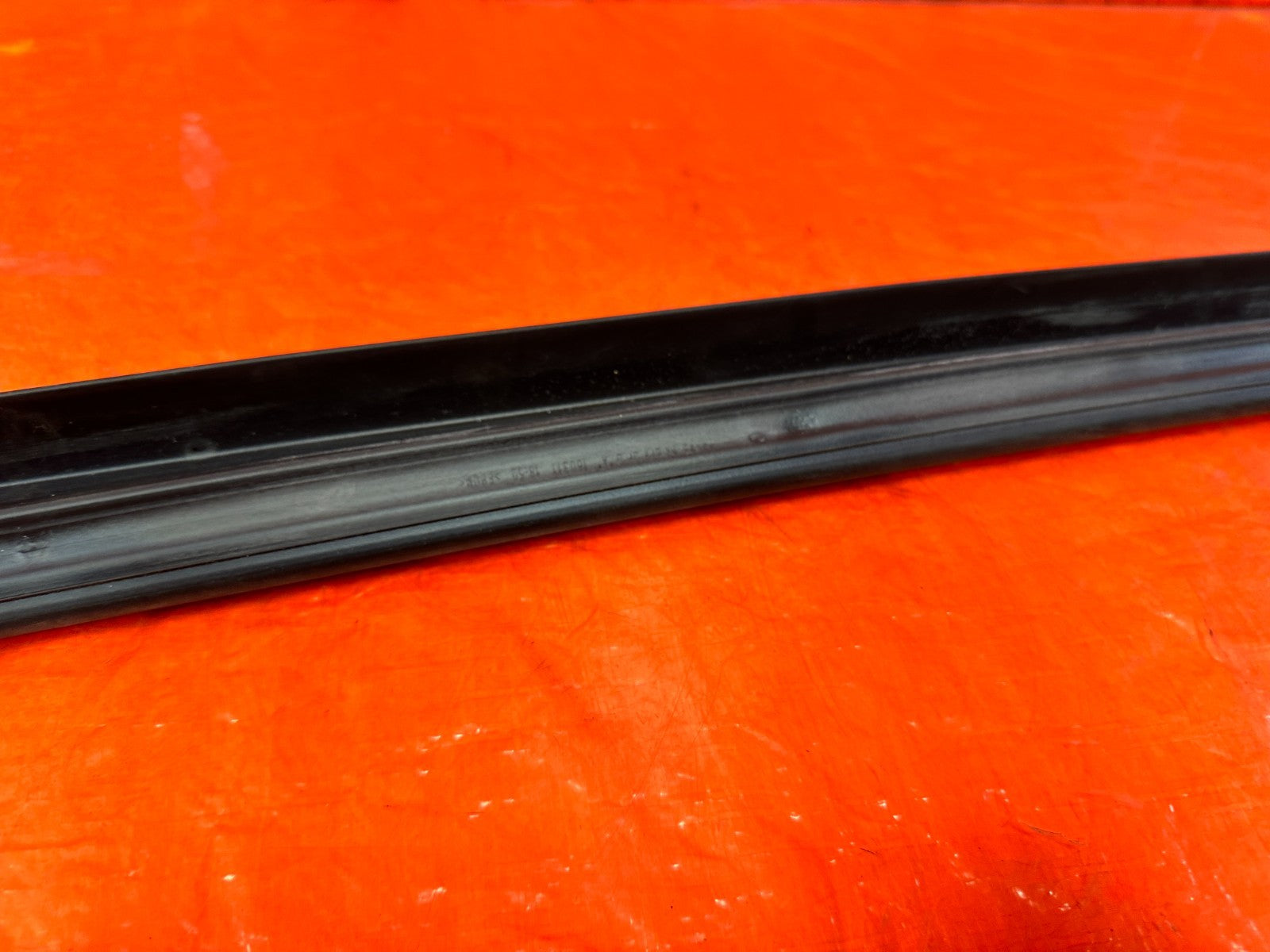 10 16 HYUNDAI GENESIS COUPE   RIGHT DOOR UPPER WEATHER STRIP SEAL OEM #30212