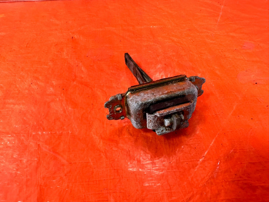 92 96 HONDA PRELUDE   LEFT OR RIGHT   DOOR CHECKER HINGE ARM STOPPER   OEM #2737