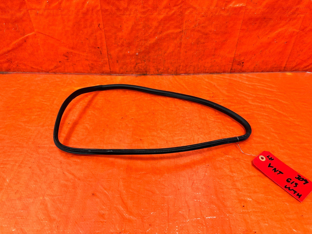 94 01 ACURA INTEGRA 2D   DRIVER LEFT REAR   QUARTER GLASS WEATHER STRIP OEM 3090