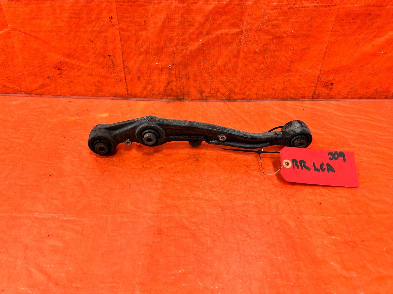 94 01 ACURA INTEGRA   PASSENGER RIGHT REAR LOWER CONTROL ARM   OEM #3090