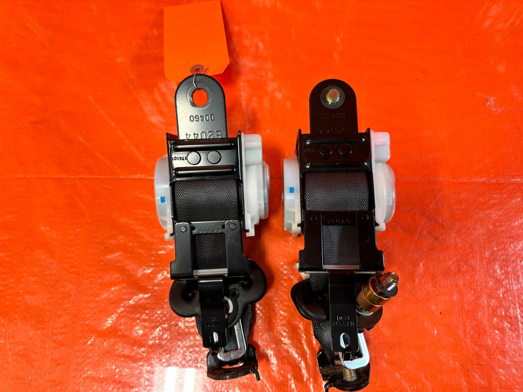 02 06 ACURA RSX TYPE S & BASE   REAR SEAT BELT SET LEFT RIGHT BLACK OEM #27117