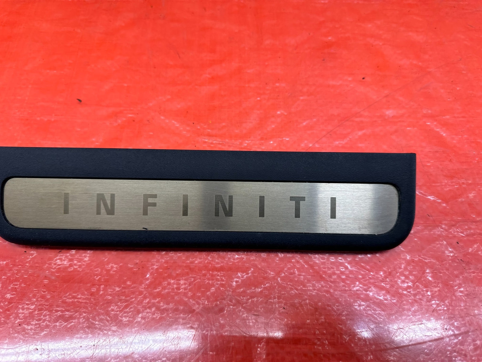 07 13 INFINITI G35 SEDAN REAR LEFT RIGHT FLOOR PILLAR DOOR SILL SCUFF PLATE 1925