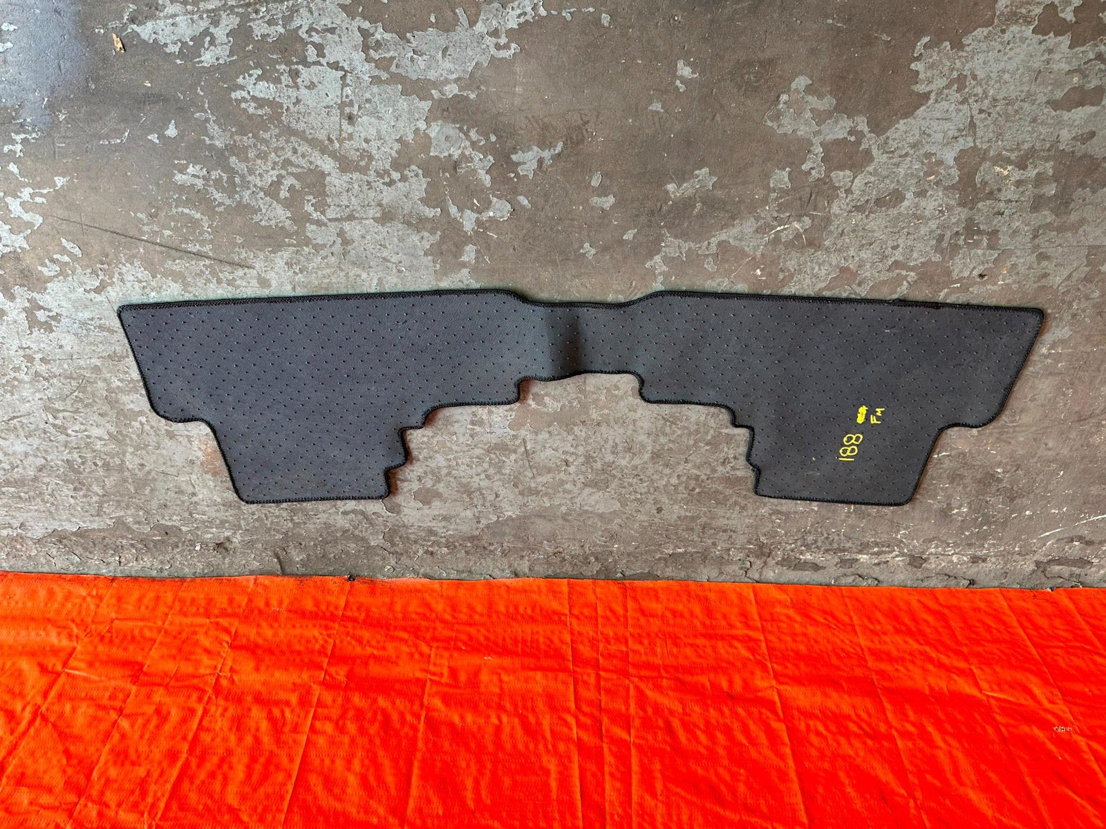 08 15 INFINITI G37 & Q60    2D COUPE   REAR FLOOR MAT   BLACK   OEM #1888
