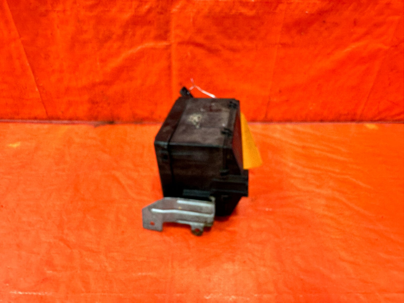 93 97 HONDA DEL SOL   EXTERIOR / ENGINE BAY   FUSE BOX PANEL   OEM #2944