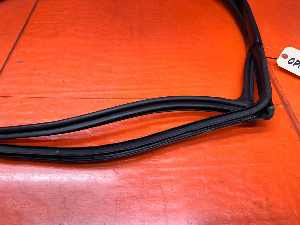 97 01 HONDA PRELUDE 2.2L INTERIOR OPEN TRIM MOLDING RUBBER LEFT RIGHT  OEM #33520
