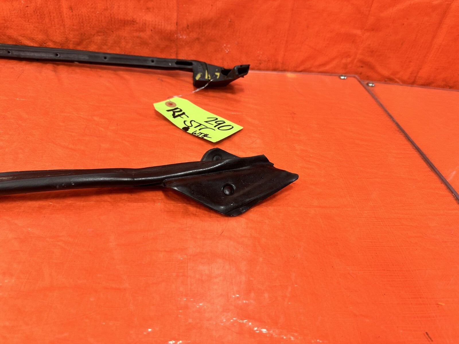 00 09 HONDA S2000 PASSENGER RIGHT DOOR WEATHER STRIP TRIM SEAL GASKET   OEM 2909