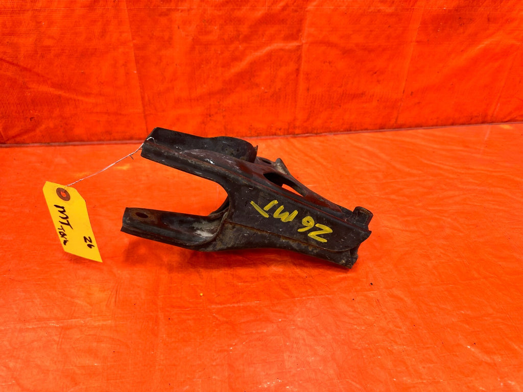 92 95 HONDA CIVIC D16 5 SPEED MANUAL STICK SHIFT REAR TRANSMISSION BRACKET SOHC3