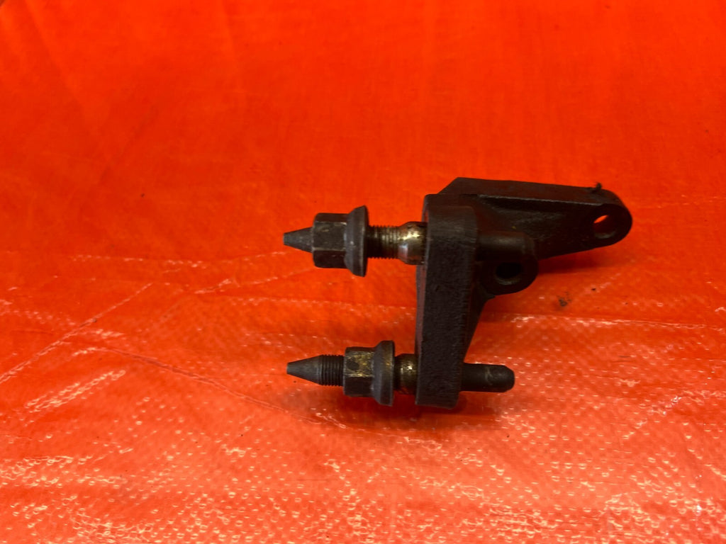 93 95 HONDA DEL SOL S   D15B7 ENGINE MOTOR POST MOUNT MOUNTING BRACKET   OEM 1474