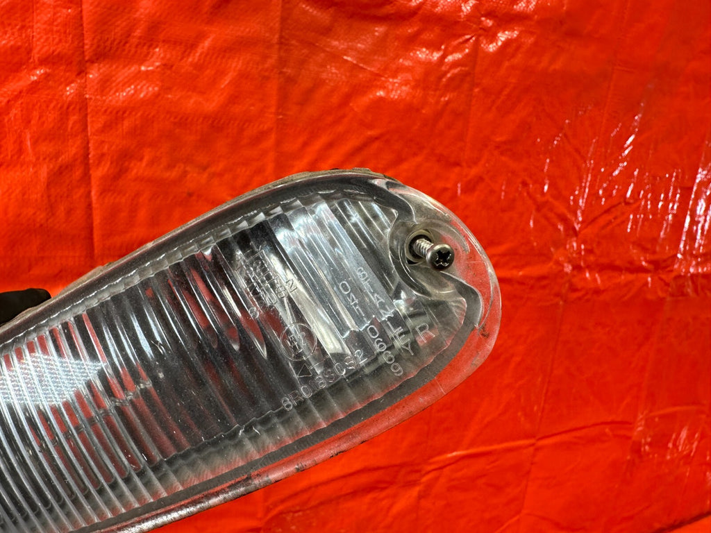 90 97 MAZDA MX 5 MIATA   PASSENGER RIGHT   FRONT BUMPER SIGNAL CORNER LIGHT OEM11
