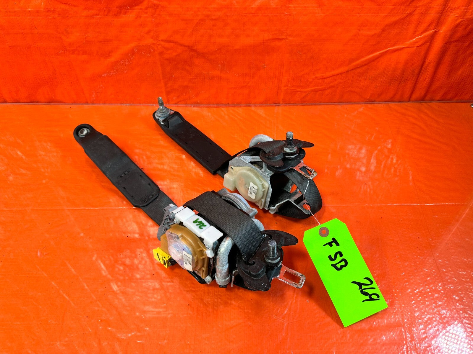 13 15 HONDA CIVIC SI 2D COUPE   LEFT & RIGHT FRONT SEAT BELTS OEM FACTORY #2690