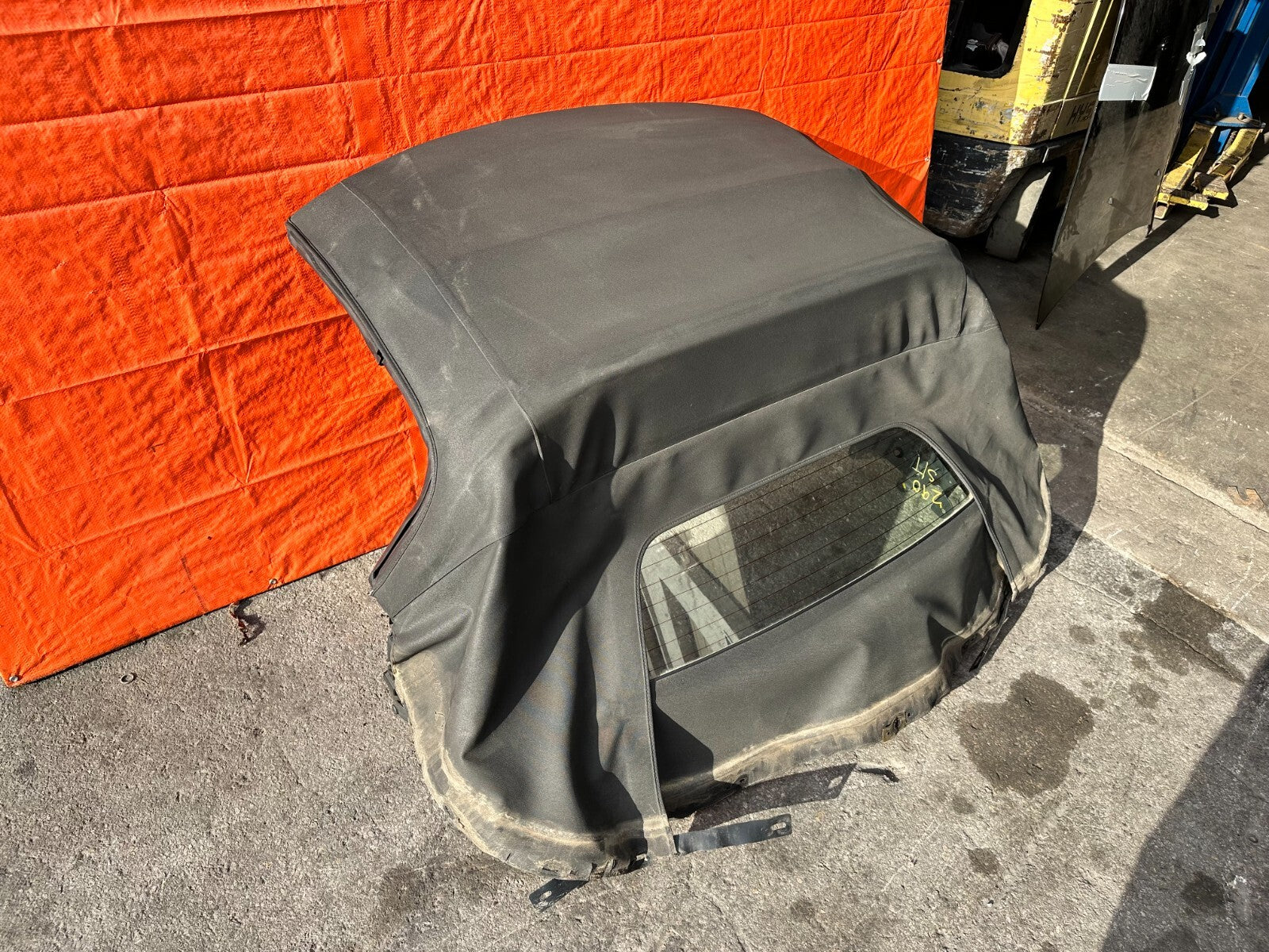 00 09 HONDA S2000   SOFT TOP CONVERTIBLE TOP W/ REAR GLASS AND MOUNTING FRAME10