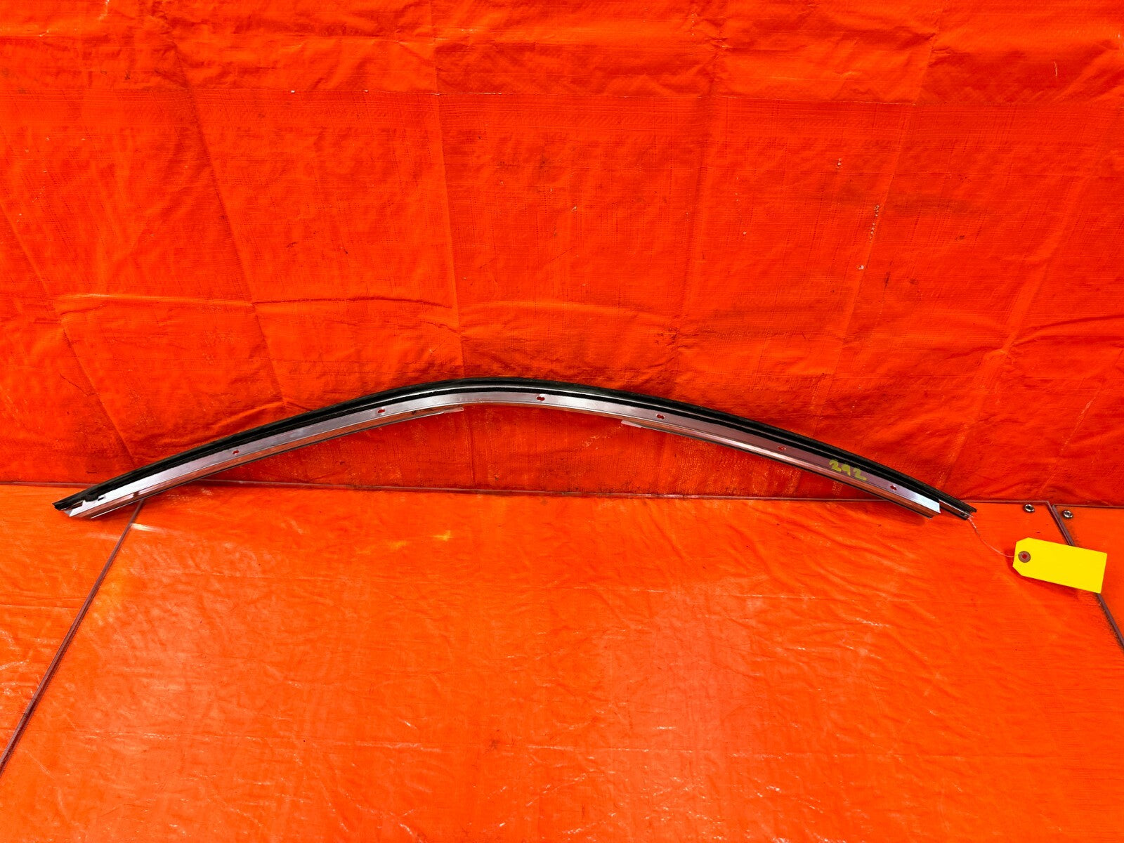 13 20 SUBARU BRZ   PASSENGER RIGHT UPPER A PILLAR WEATHER STRIP BRACKET OEM #2926