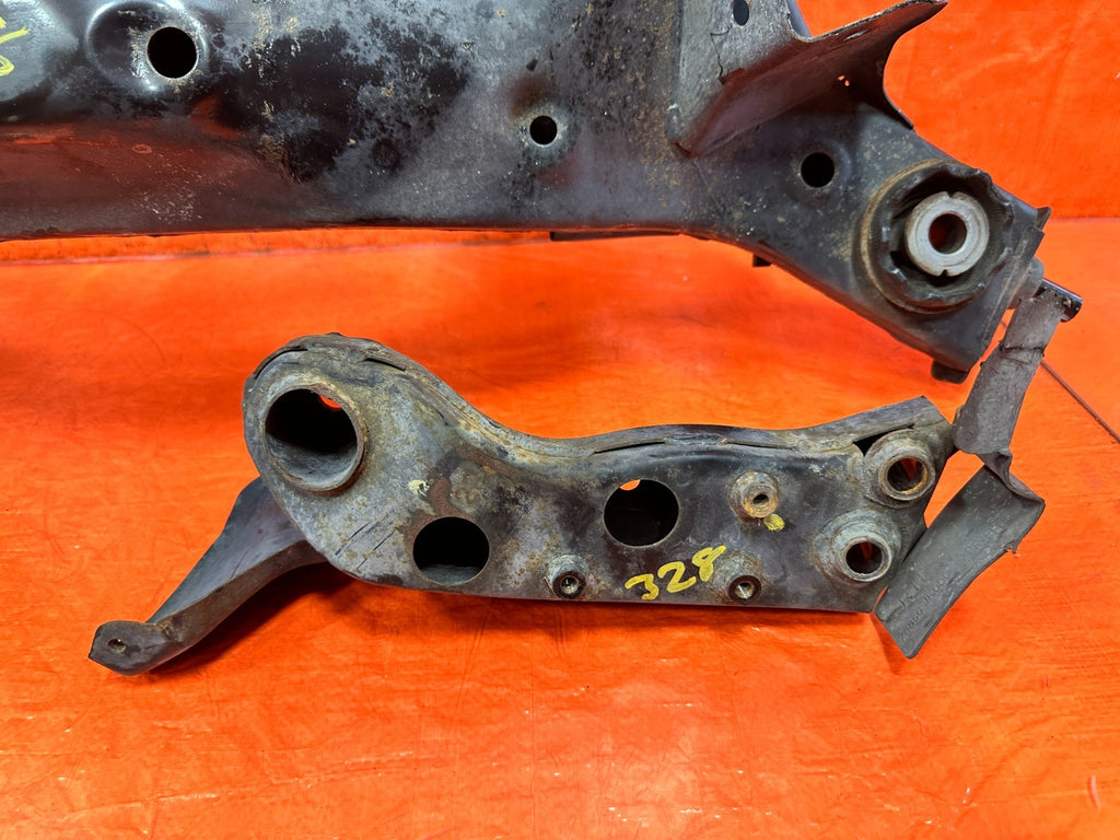 2008 2015 INFINITI G37 REAR SUBFRAME CROSSMEMBER SUSPENSION OEM 55400 JL00B 32815