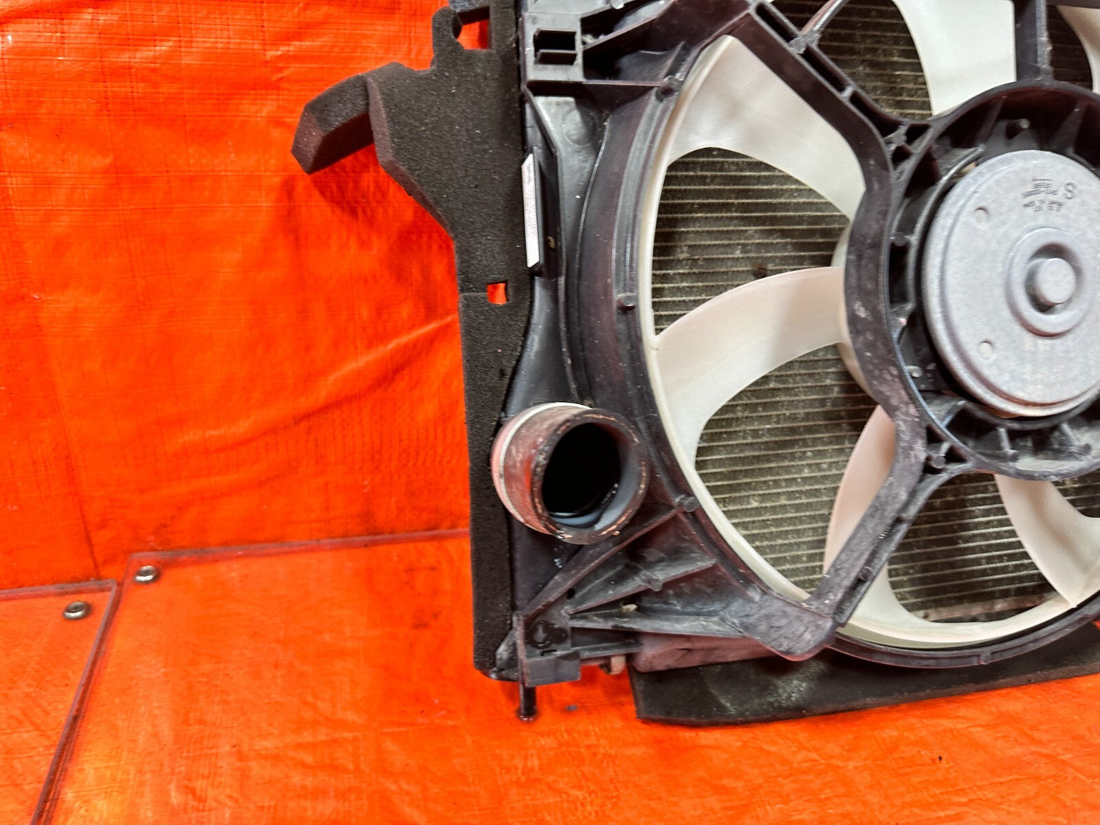 13 16 SCION FRS MANUAL TRANSMISSION ONLY   RADIATOR W/ FANS   OEM #29311