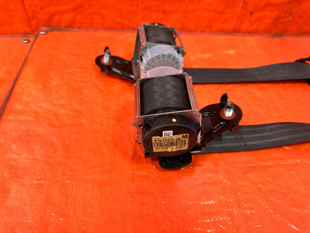 10 16 HYUNDAI GENESIS COUPE   REAR SEAT BELTS  LEFT & RIGHT SEAT BELTS   OEM 2991