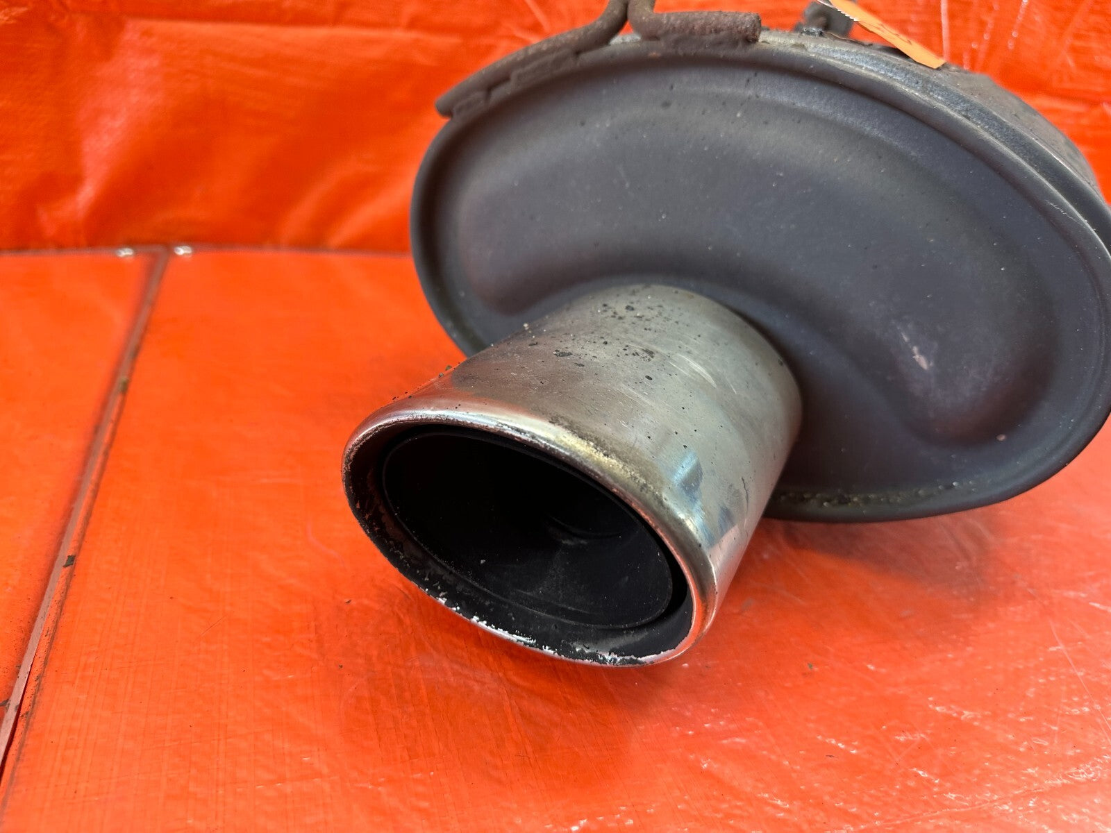 04 09 HONDA S2000   AP2 DRIVER LEFT EXHAUST PAN MUFFLER W/ OVAL TIP   OEM #2241
