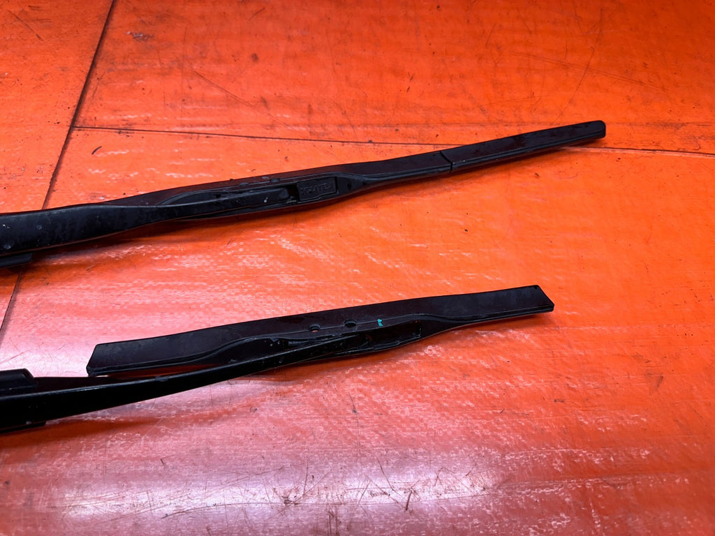 03-08 NISSAN 350Z FRONT WINDSHIELD WIPER ARMS PAIR DRIVER PASSENGER OEM #3464