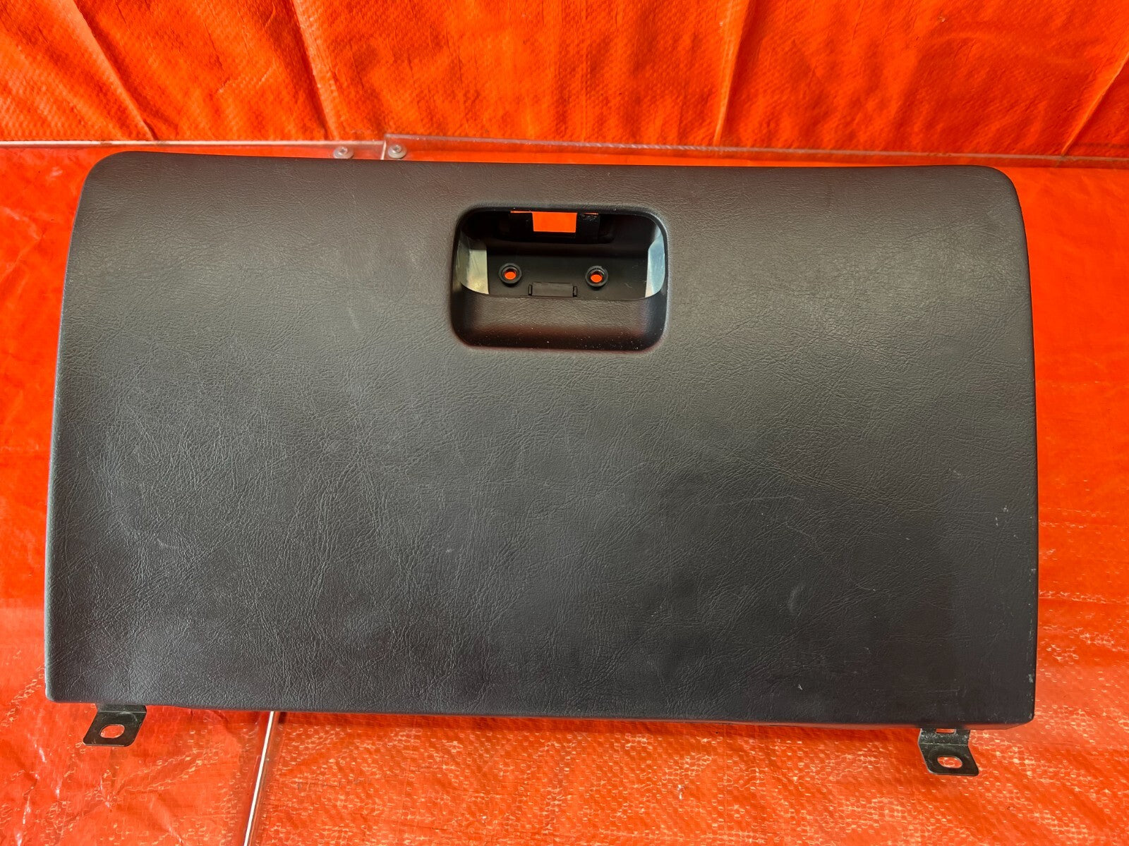 94 01 ACURA INTEGRA 2 & 4 DOOR   GLOVE BOX   BLACK   NO LOCK PRESENT   OEM #1184
