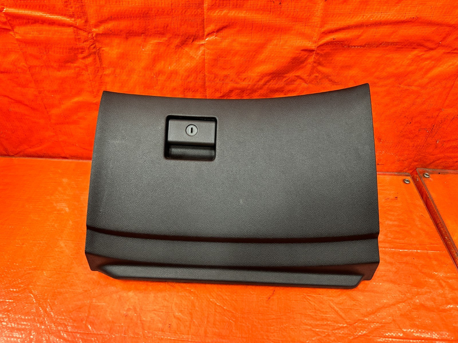 08 13 INFINITI G37 COUPE 2D   GLOVE BOX ASSEMBLY   BLACK COLOR   OEM 3200