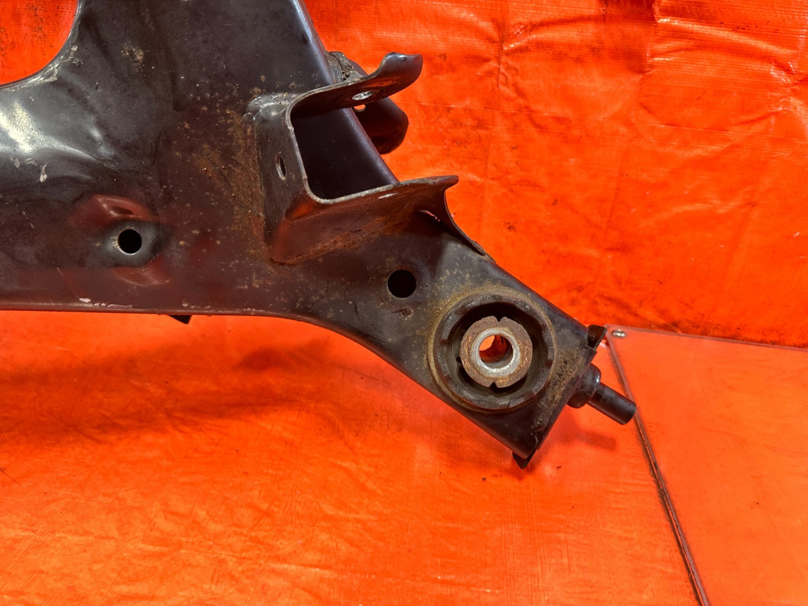 08 15 INFINITI G37 COUPE & CONVERTIBLE   REAR SUBFRAME CROSSMEMBER K FRAME   32917