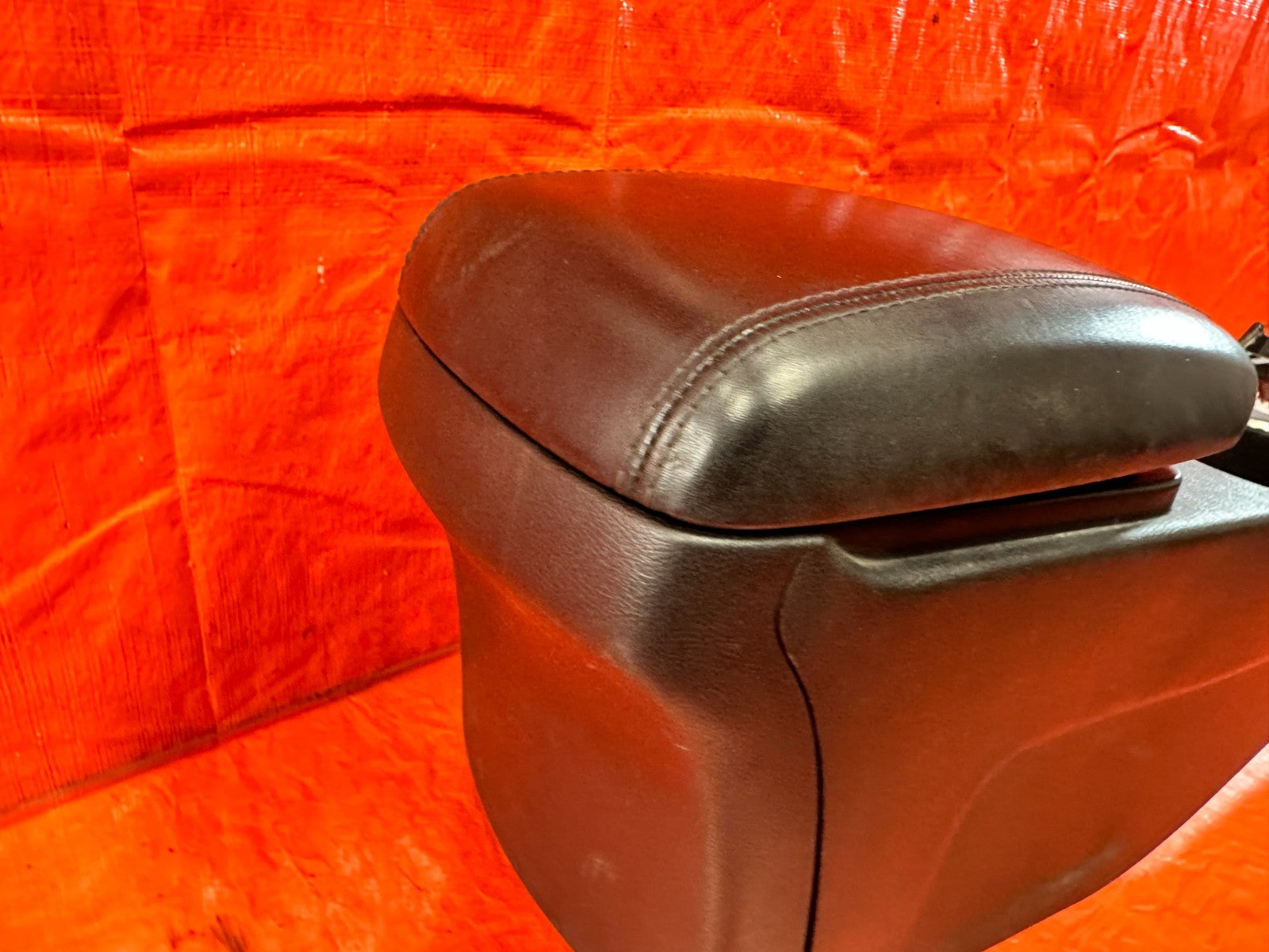 13 16 HYUNDAI GENESIS COUPE   ARM REST / CENTER CONSOLE STORAGE   OEM #2998