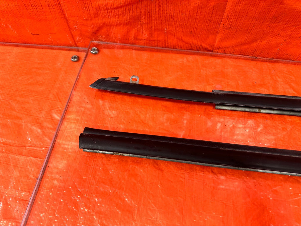 88 89 HONDA CRX   FRONT & REAR / LEFT & RIGHT EXTERIOR WINDOW GLASS TRIM OEM 2775