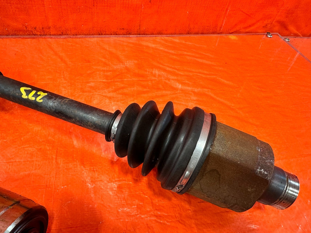 92 96 HONDA PRELUDE   H22 H22A   LEFT AND RIGHT   AXLES DRIVESHAFTS   OEM 2795