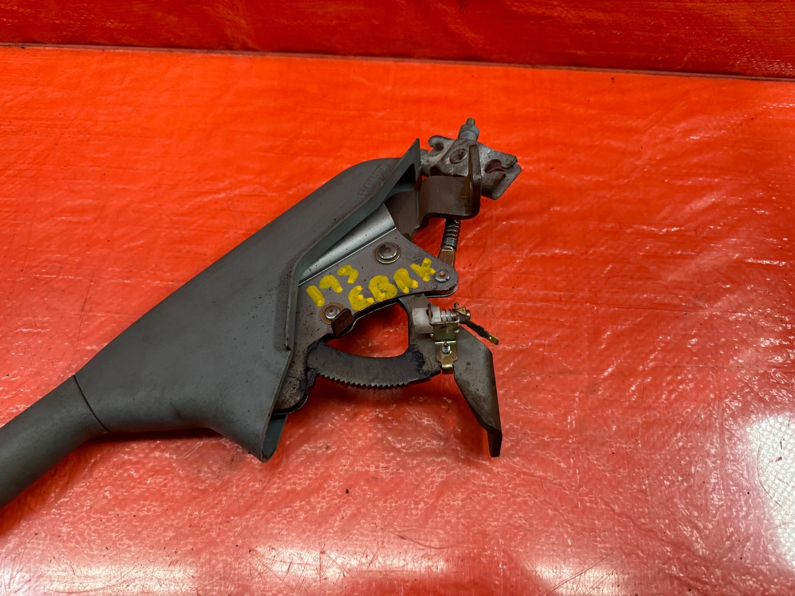 95 97 HONDA ODYSSEY   EMERGENCY / PARKING BRAKE HANDLE GRIP LEVER   OEM #19310