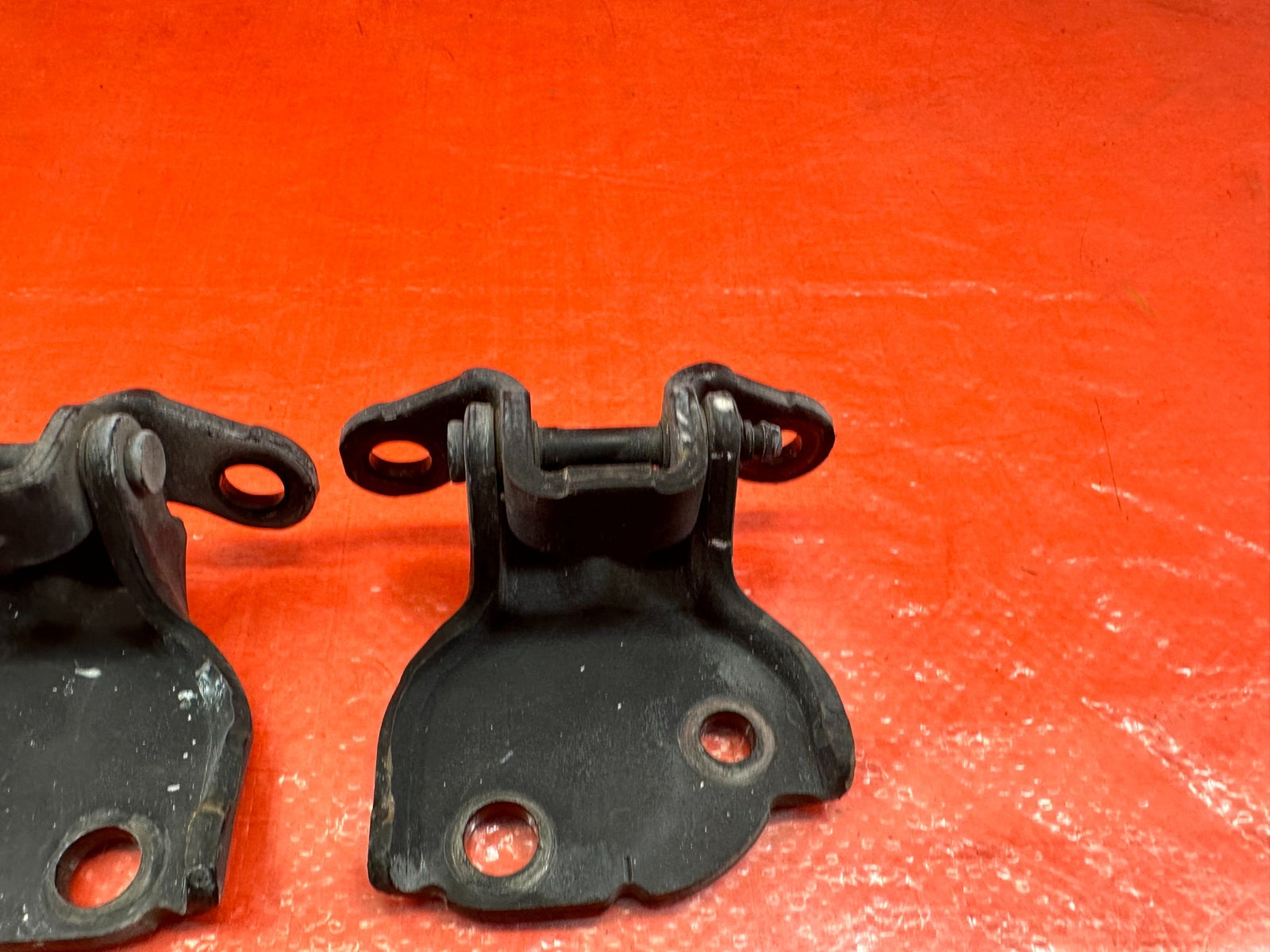 00 09 HONDA S2000   DOOR HINGE SET   UPPER & LOWER   RIGHT SIDE HINGES OEM #1975