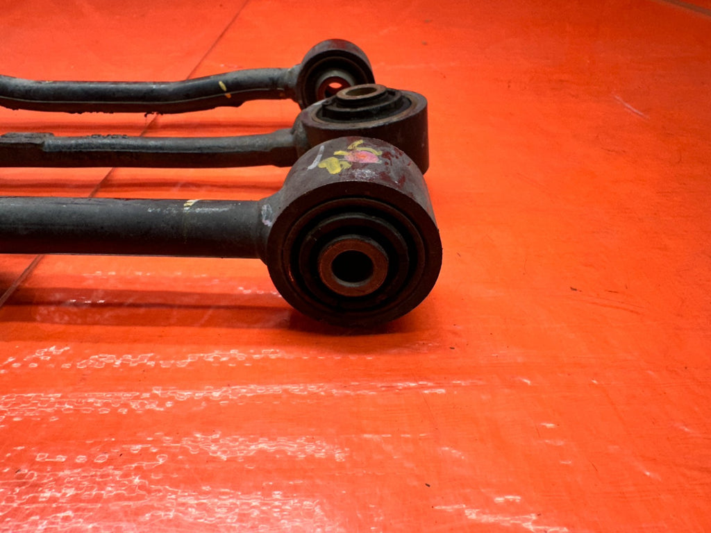 13 16 HYUNDAI GENESIS COUPE   DRIVER LEFT REAR LOWER CONTROL ARMS    OEM 318 12