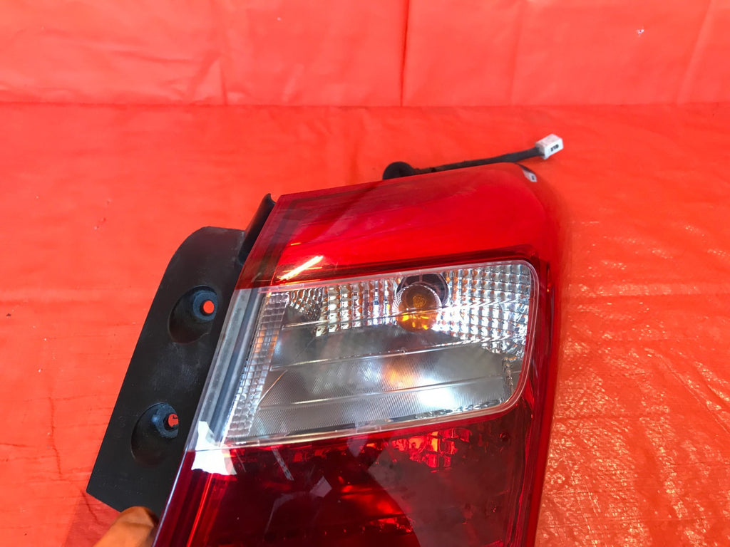OEM 2014 2015 16 HYUNDAI ELANTRA GT HATCHBACK PASSENGER RIGHT OUTER TAIL LIGHT3
