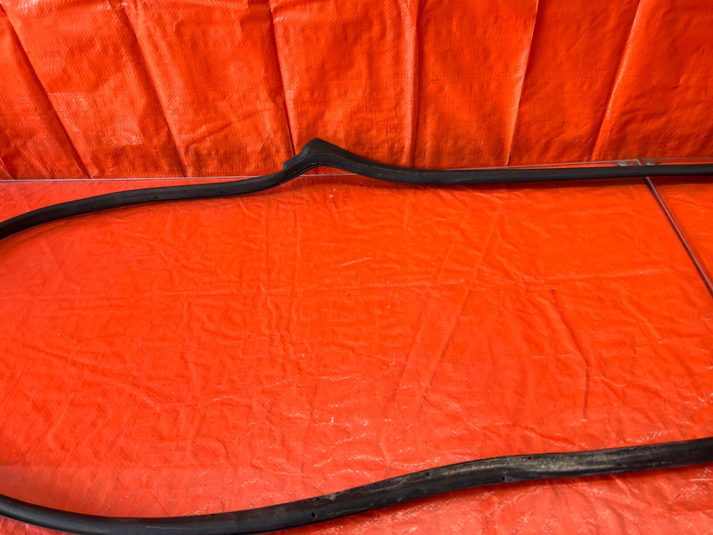 13 18 ACURA RDX   DRIVER LEFT REAR DOOR   WEATHER STRIP TRIM SEAL GASKET OEM 1538