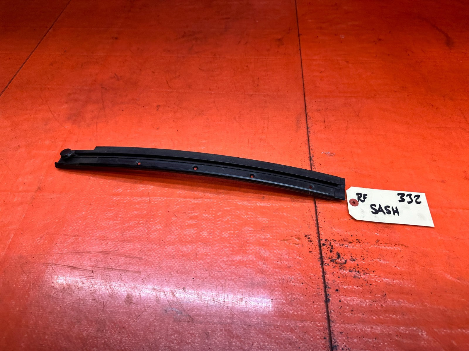 92 96 HONDA PRELUDE RIGHT FRONT DOOR GLASS SASH TRIM OEM #3320