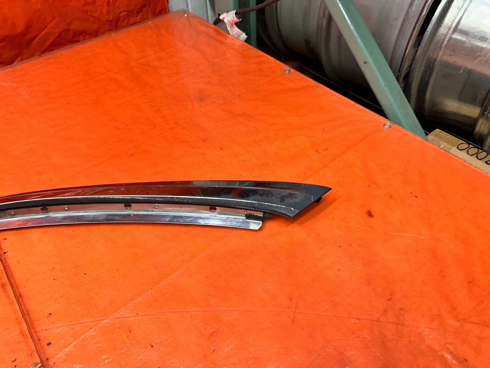 94-01 ACURA INTEGRA 4D LEFT DRIVER ROOF GLASS TRIM DRIP RETAINER OEM #3404