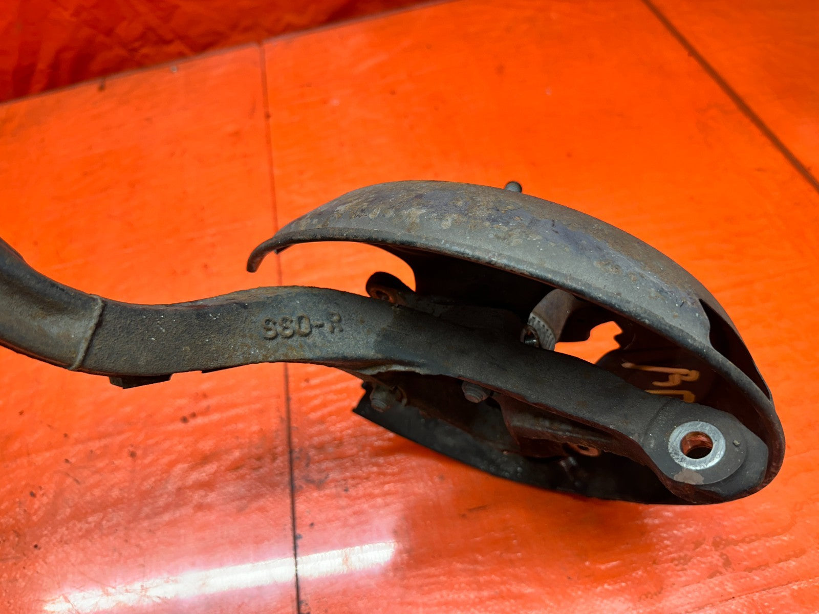 92 96 HONDA PRELUDE RIGHT REAR SPINDLE KNUCKLE HUB OEM #33210