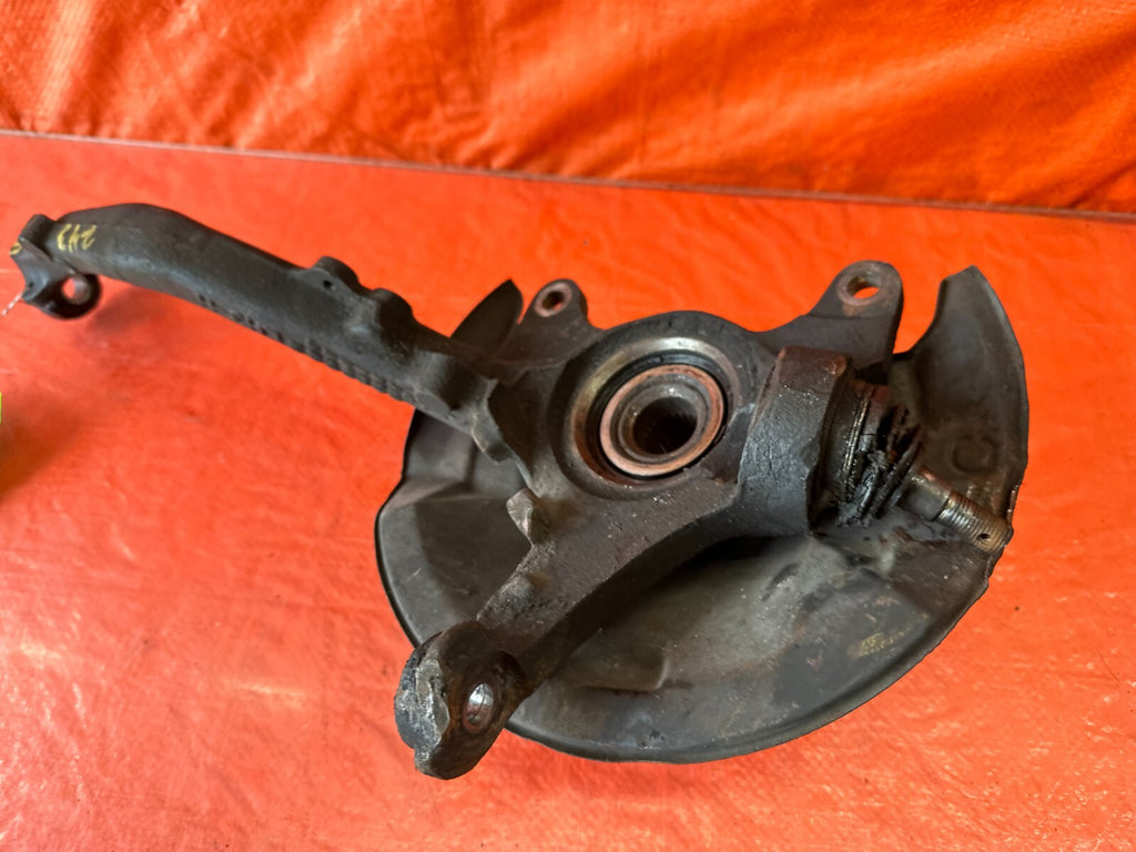1989 89 HONDA CRX DX   DRIVER LEFT FRONT SPINDLE KNUCKLE HUB   OEM #24310