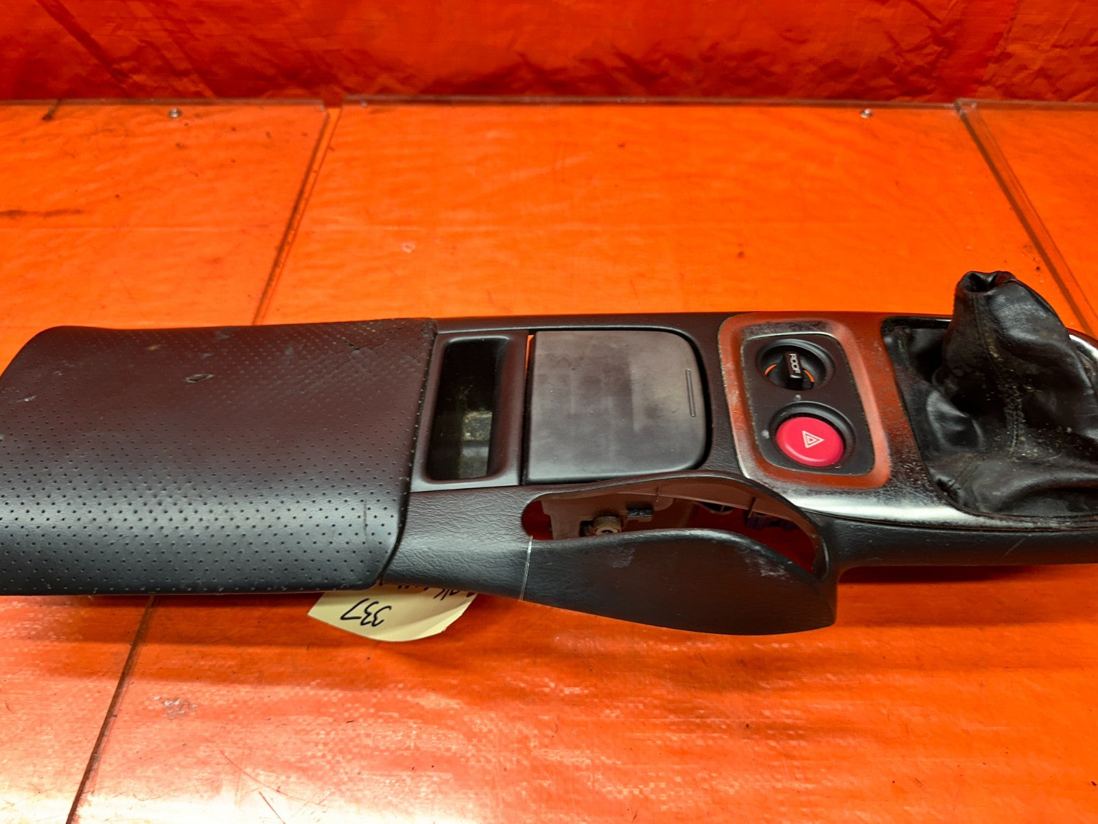 00 03 HONDA S2000 AP1 2.0L CENTER CONSOLE ARMREST SHIFTER TRIM BEZEL BLACK #33718